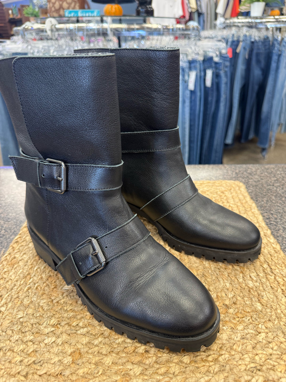 Pre-owned SPLENDID Black Silver Trim Size 8.5 Designer Boot