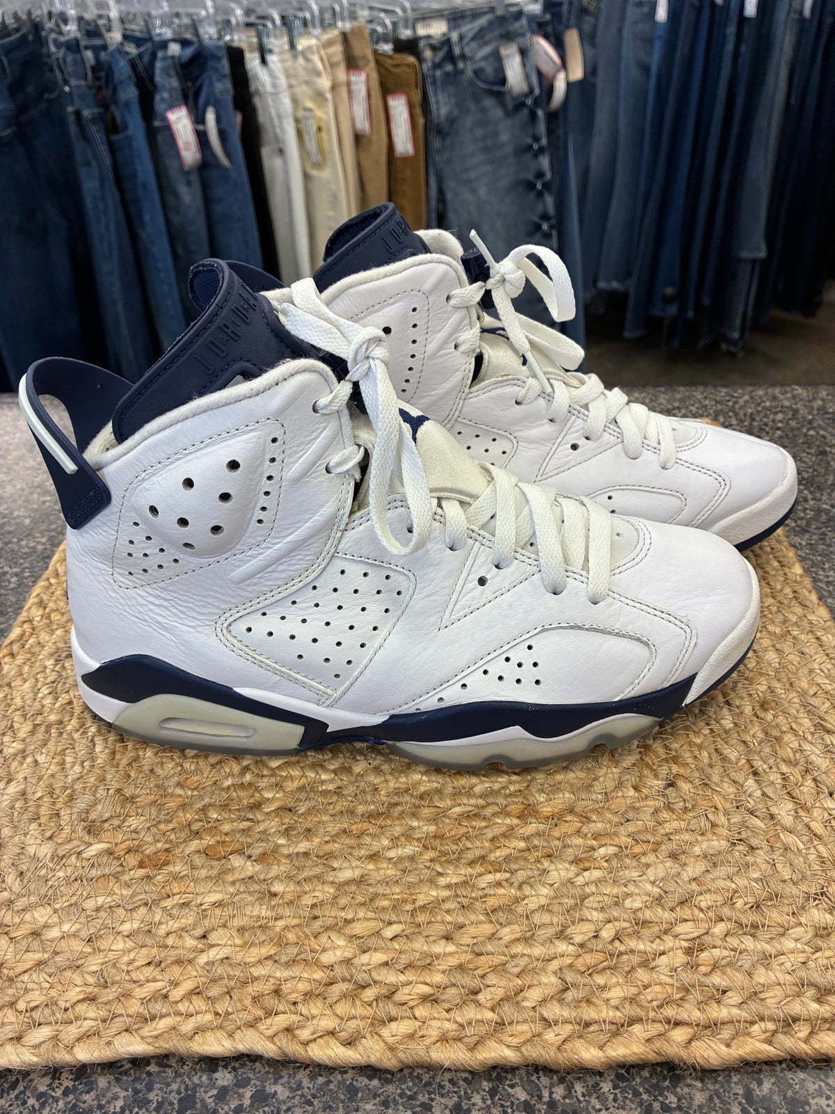Pre-owned AIR JORDAN White Navy Trim SHOE SIZE 7 MENS Sneakers