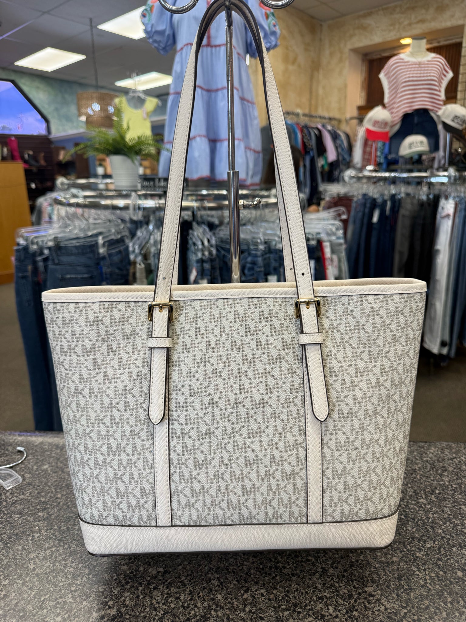 New with Tag MICHAEL KORS Cream Signature Cream Shoulder Designer Purse