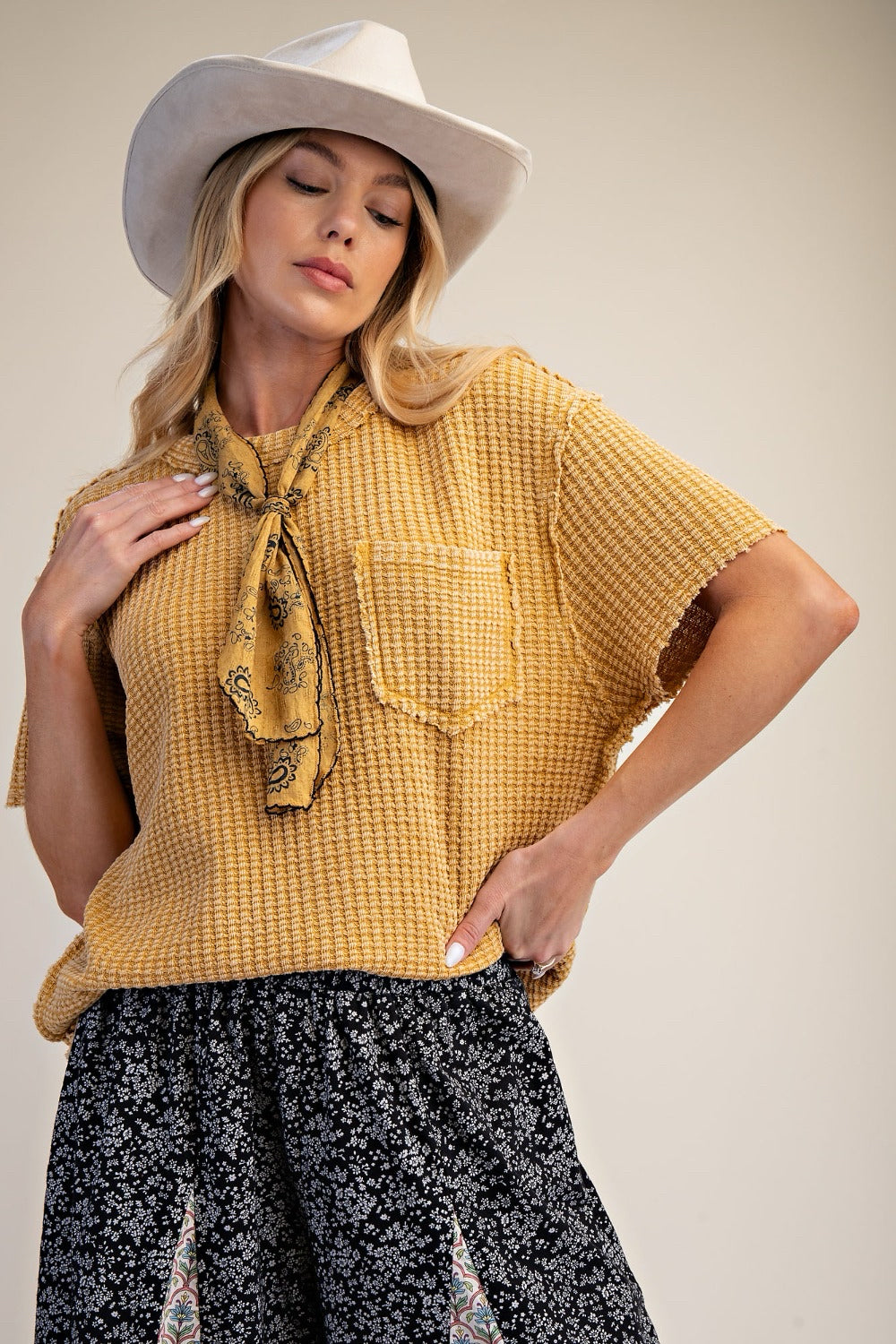 New EASEL Mustard Size: S Short Sleeve Blouse