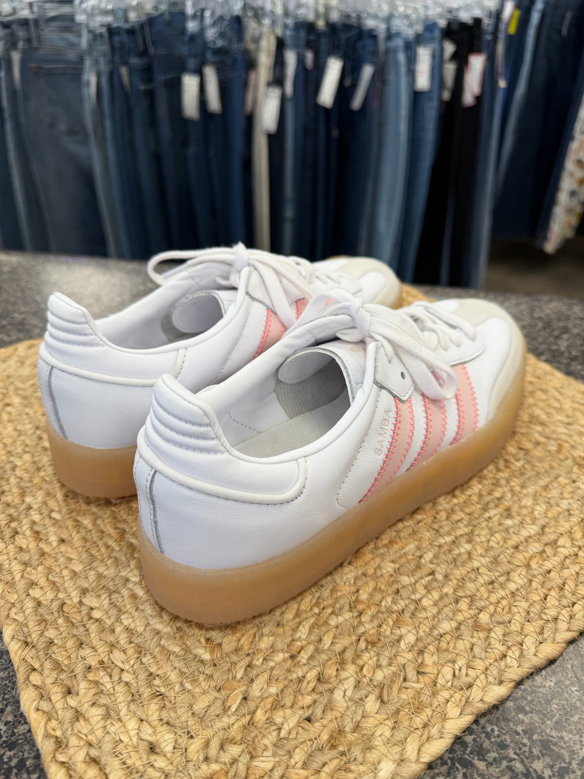 Pre-owned ADIDAS White Pink Trim Size 9 Designer Sneaker
