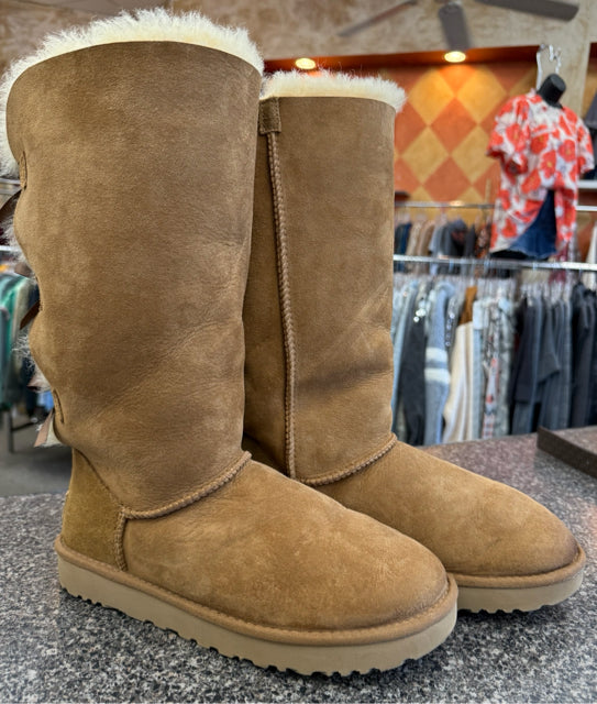 New  Without Tag UGG Tan Size 9 Designer Boot