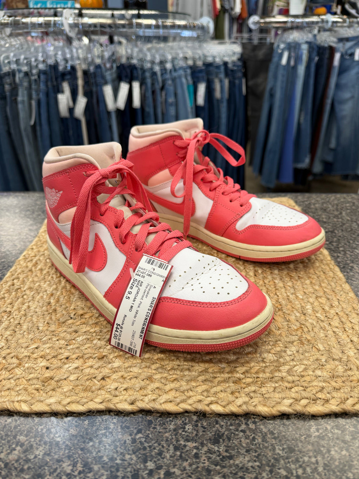 Pre-owned NIKE Pink White Trim Size 9.5 Sneaker