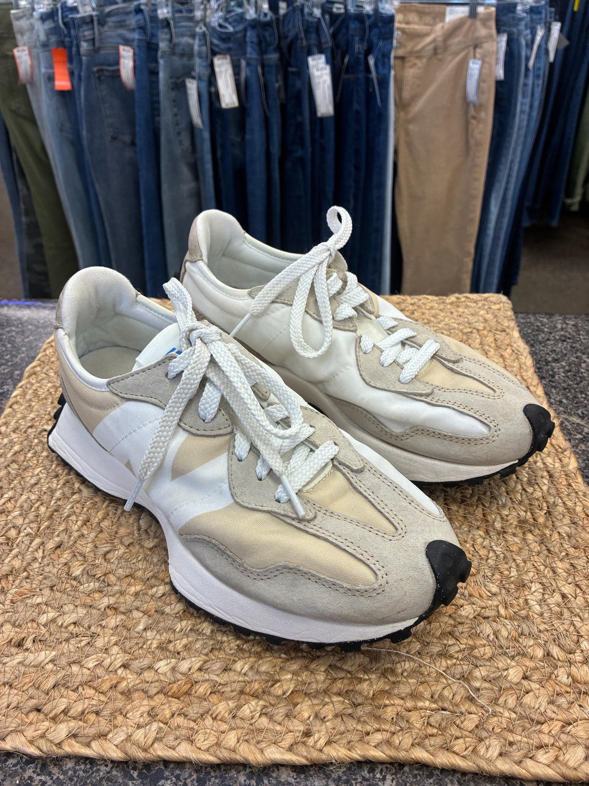 Pre-owned NEW BALANCE Cream Tan Trim Size 6 Sneaker
