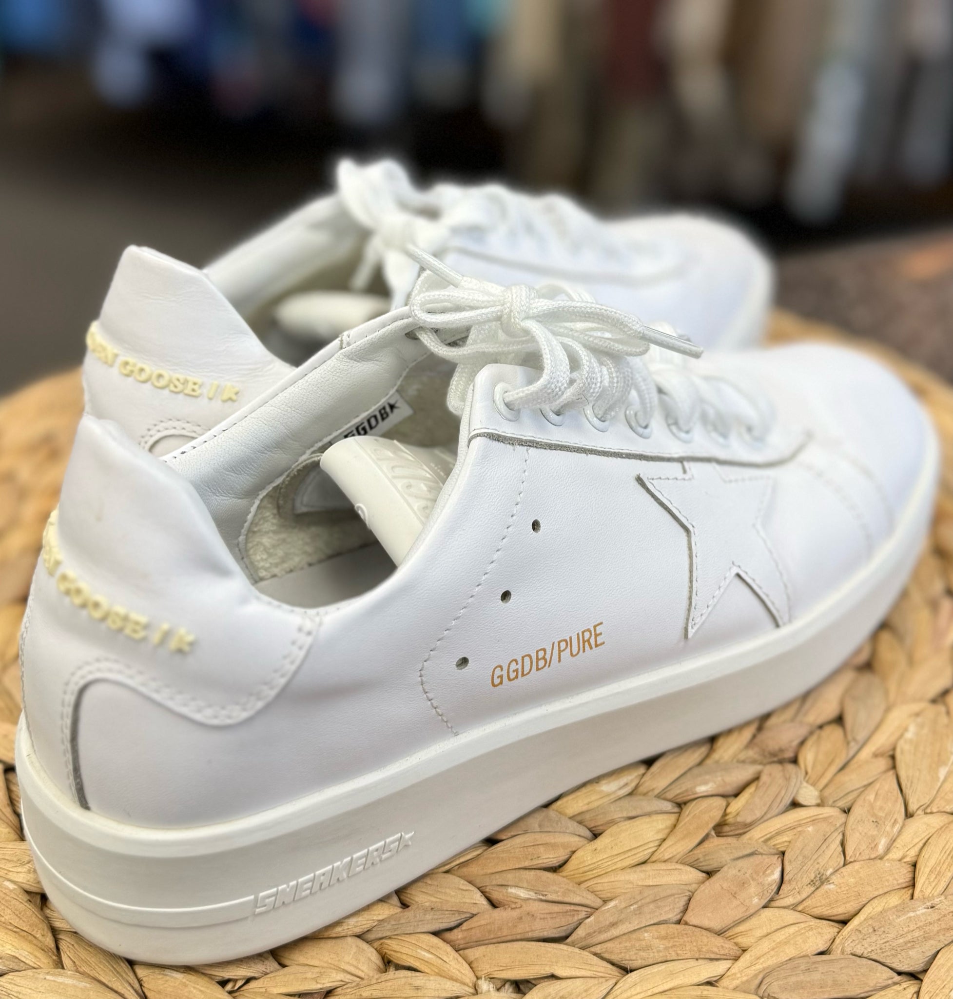 Pre-owned Golden Goose White Size 9 Designer Sneaker