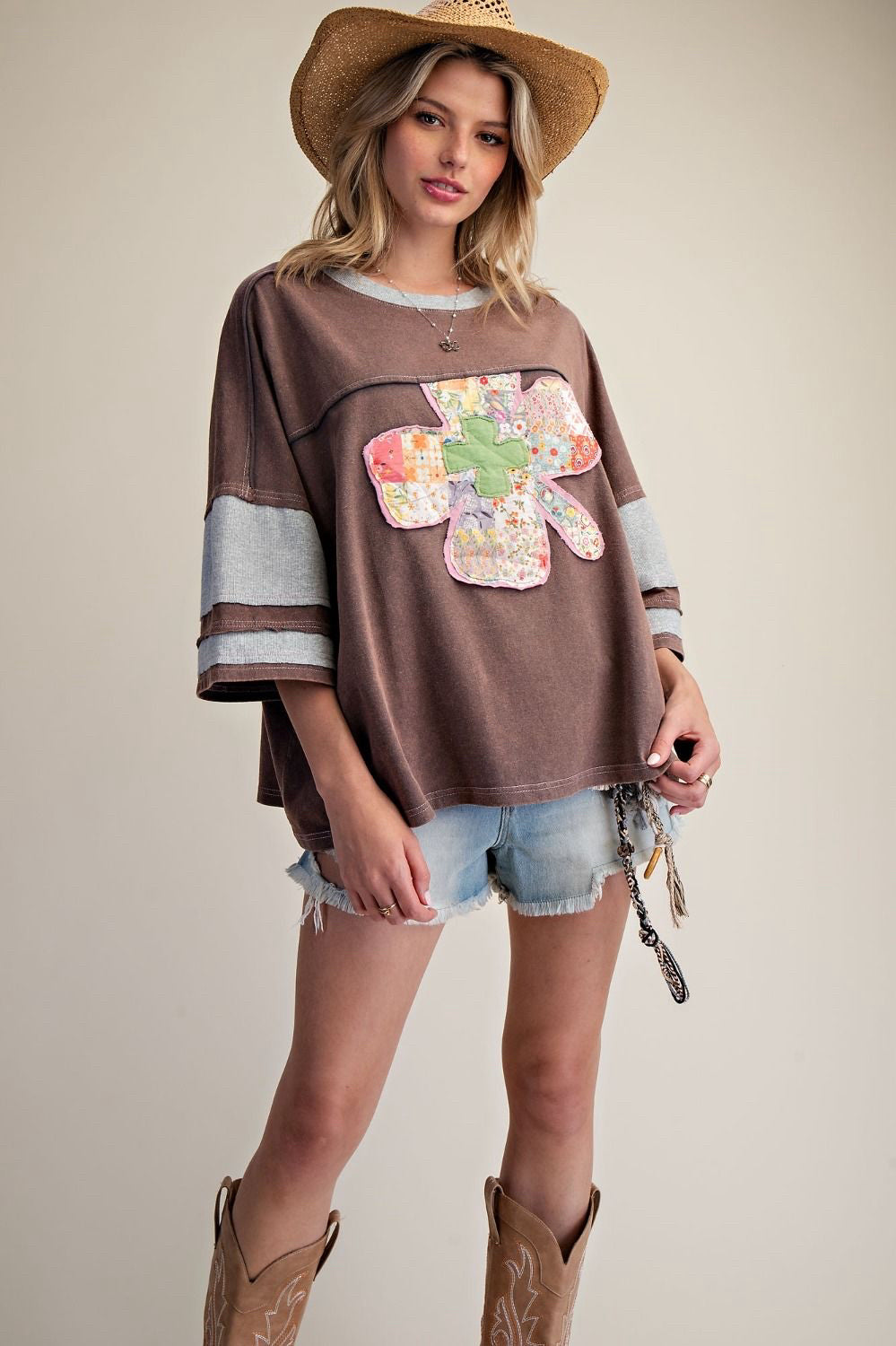 New EASEL Brown Gray Trim Size: S/M Quarter Sleeve Blouse