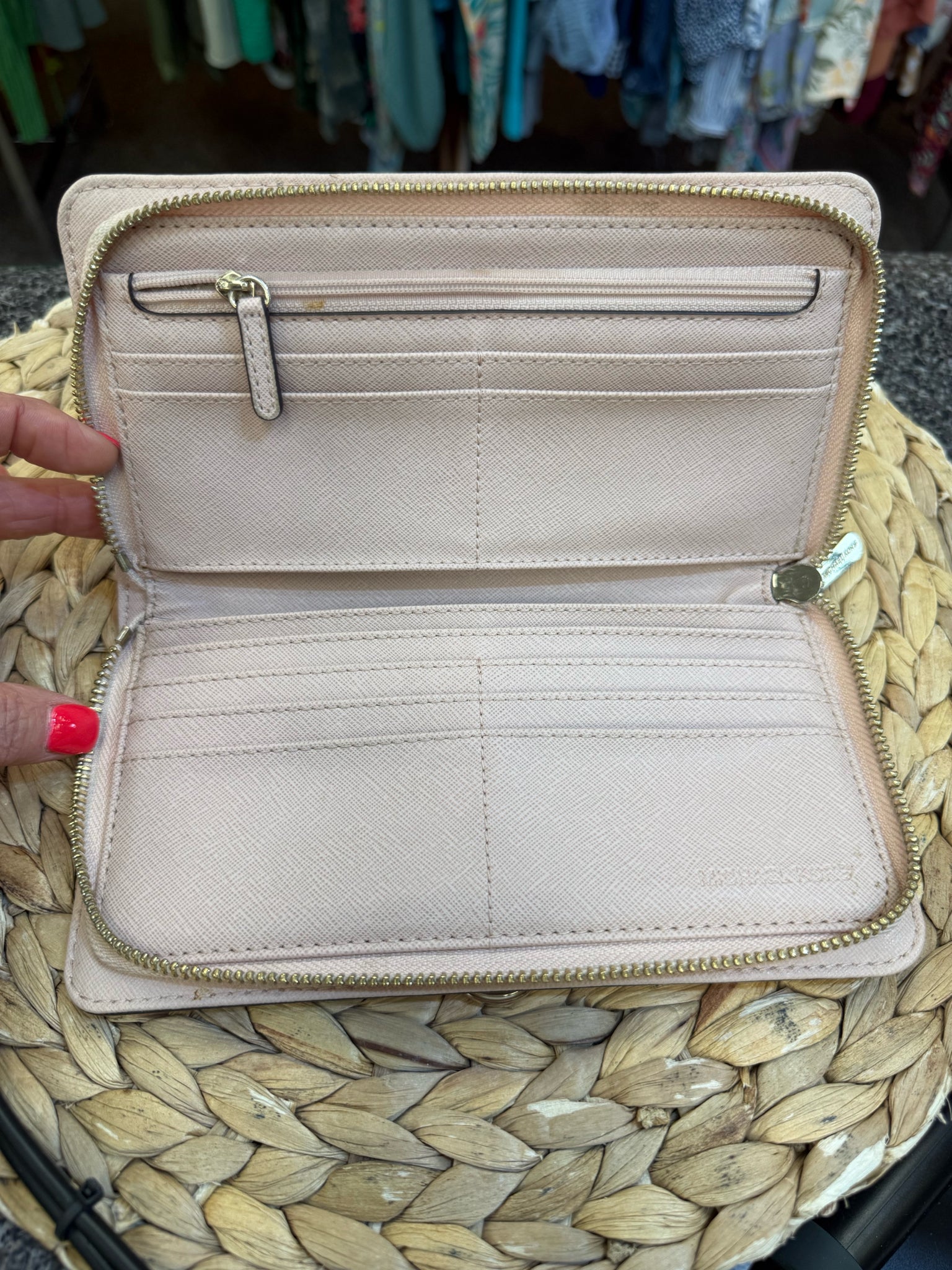 Pre-owned MICHAEL KORS Light pink Gold Trim Wallet
