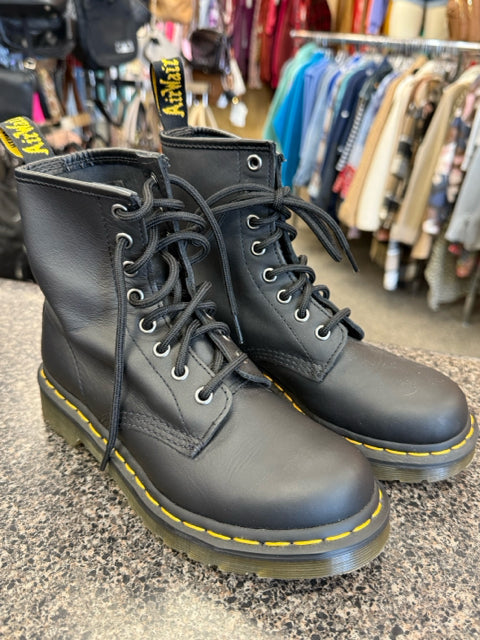 New  Without Tag DR MARTENS Black Yellow Size 5 Designer Boot