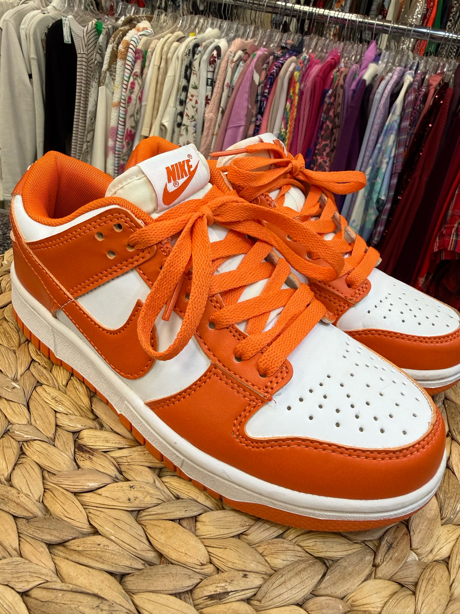 Pre-owned NIKE Orange White SHOE SIZE 7 MENS Designer Sneaker