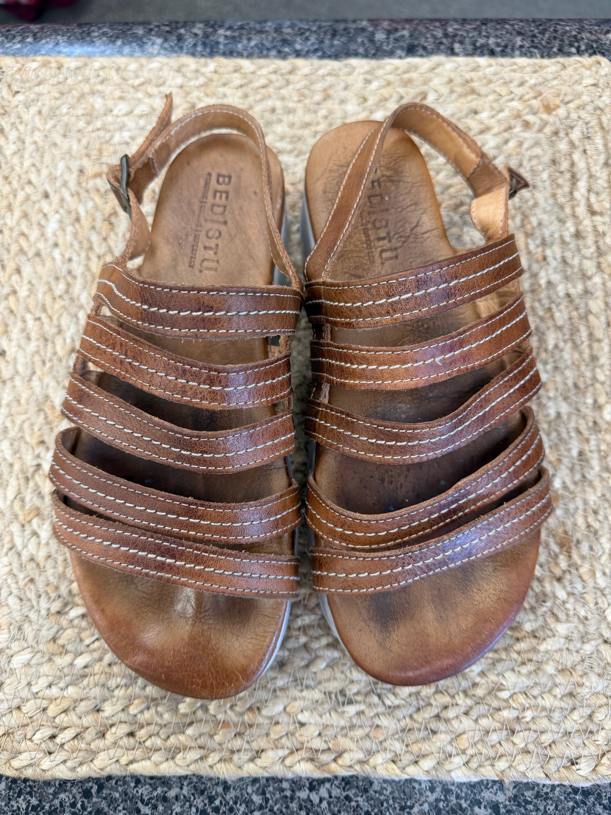 Pre-owned BED STU Brown Off-white Size 8 Sandal