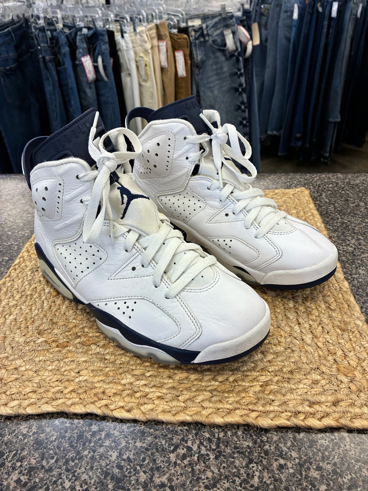 Pre-owned AIR JORDAN White Navy Trim SHOE SIZE 7 MENS Sneakers