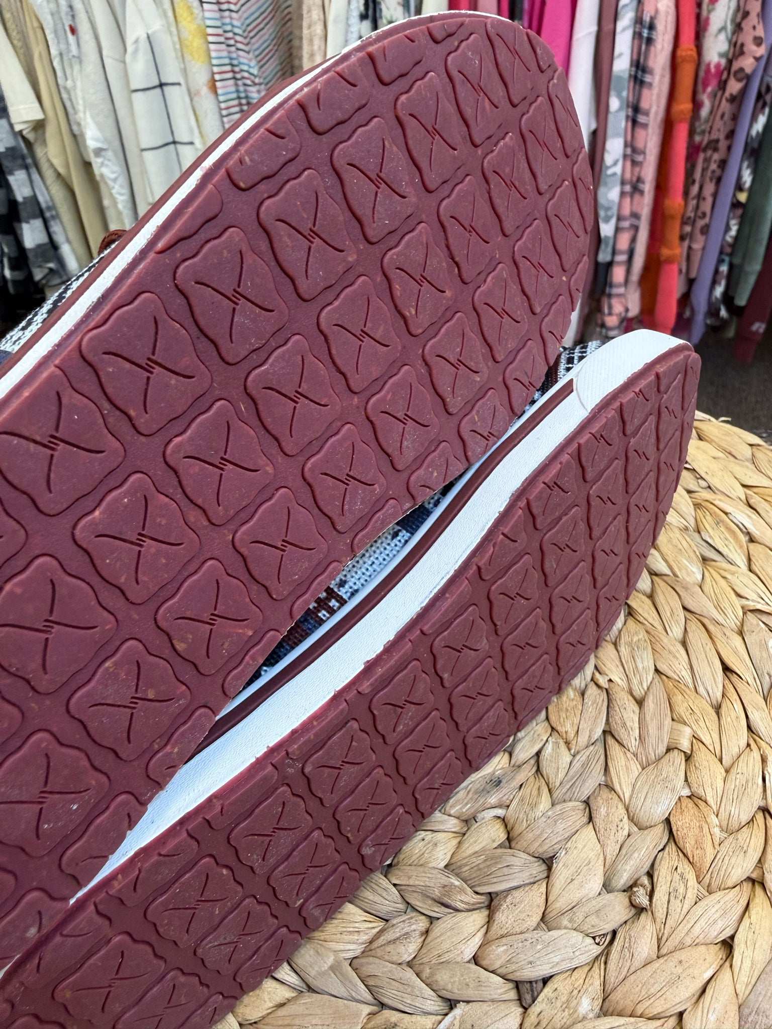 New with Tag TWISTED X Navy print Wine C-SIZE 2 Boys Shoes