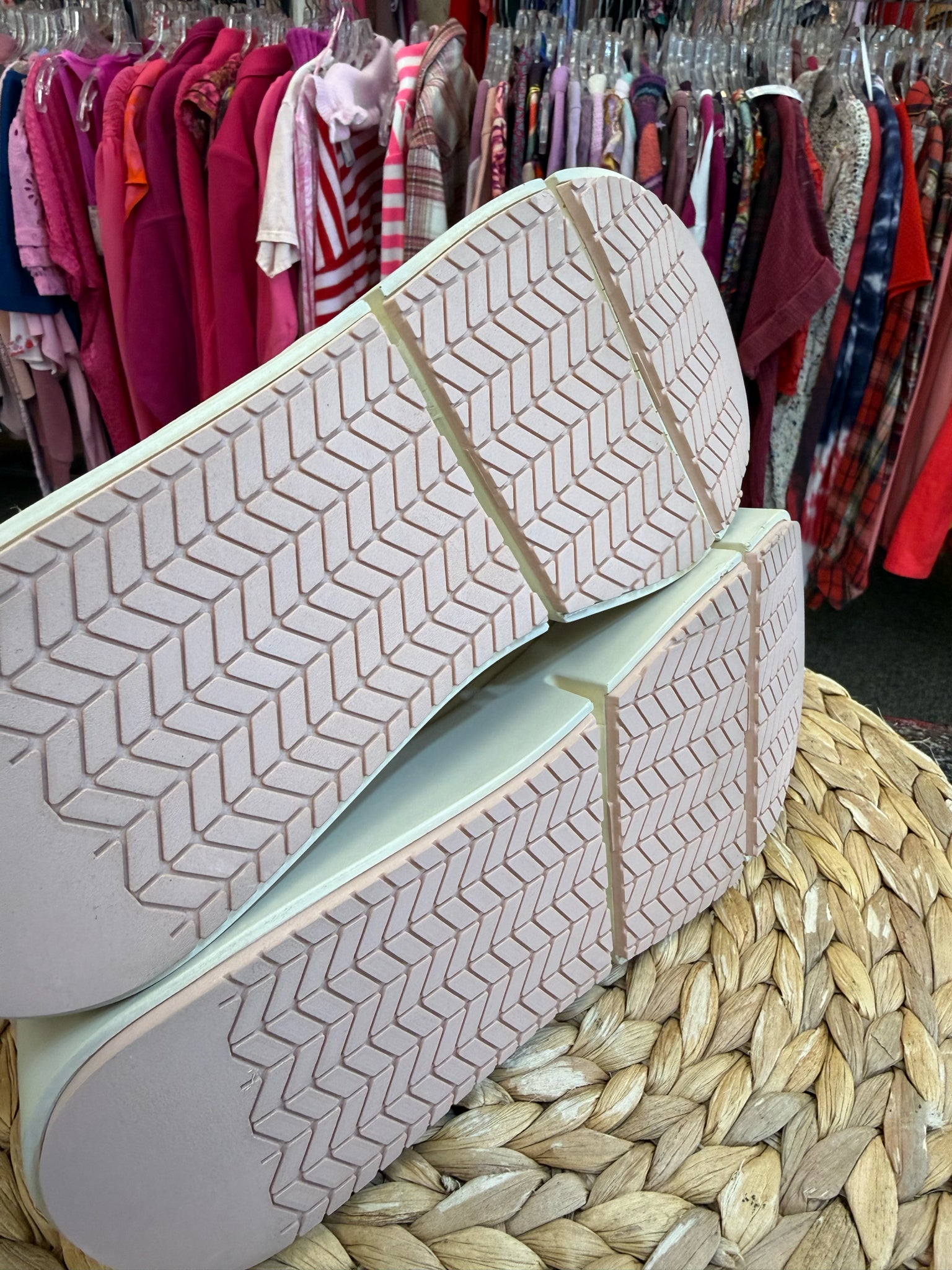 New with Tag NAKED FEET Light pink Size 8.5 Shoe