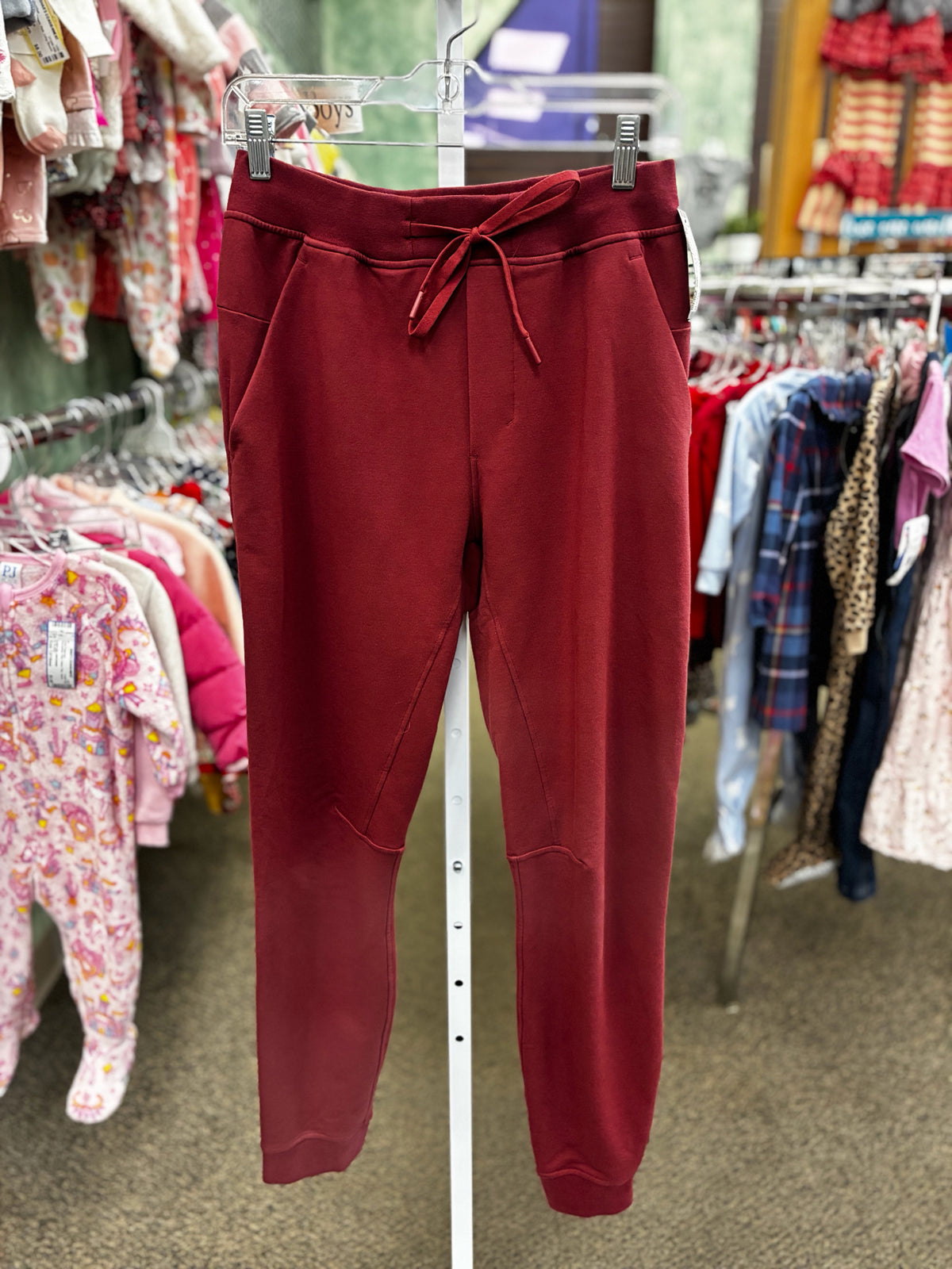 Pre-owned Lululemon Wine Size 7 Pants