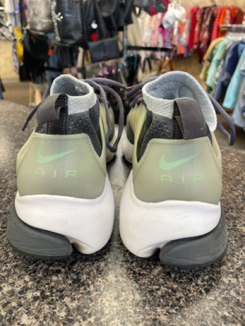 Pre-owned NIKE Dark gray blend SHOE SIZE 11.5 Mens Sneakers