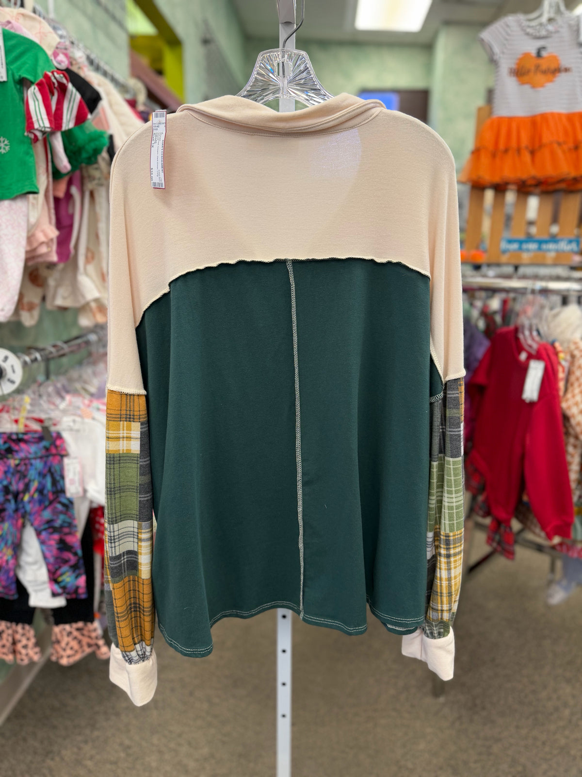 Pre-owned HAPTICS Cream Dark Green Size: 1X Long Sleeve Blouse