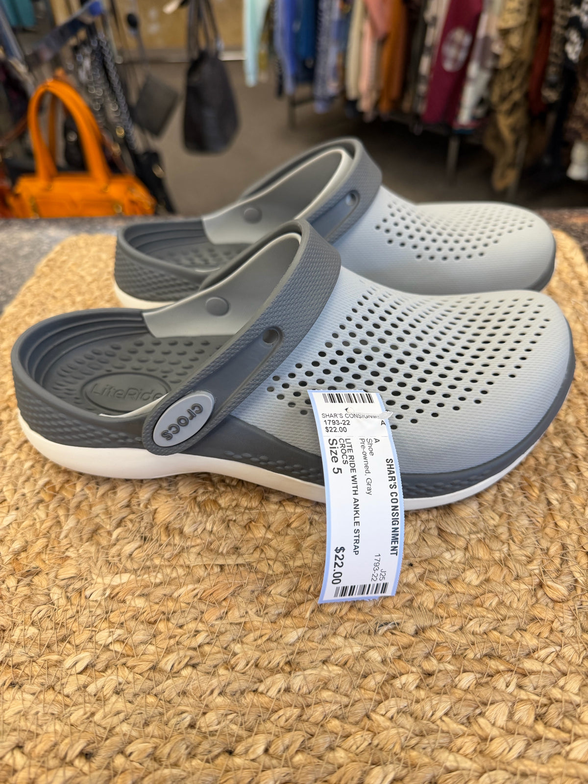 Pre-owned CROCS Gray Size 5 Shoe