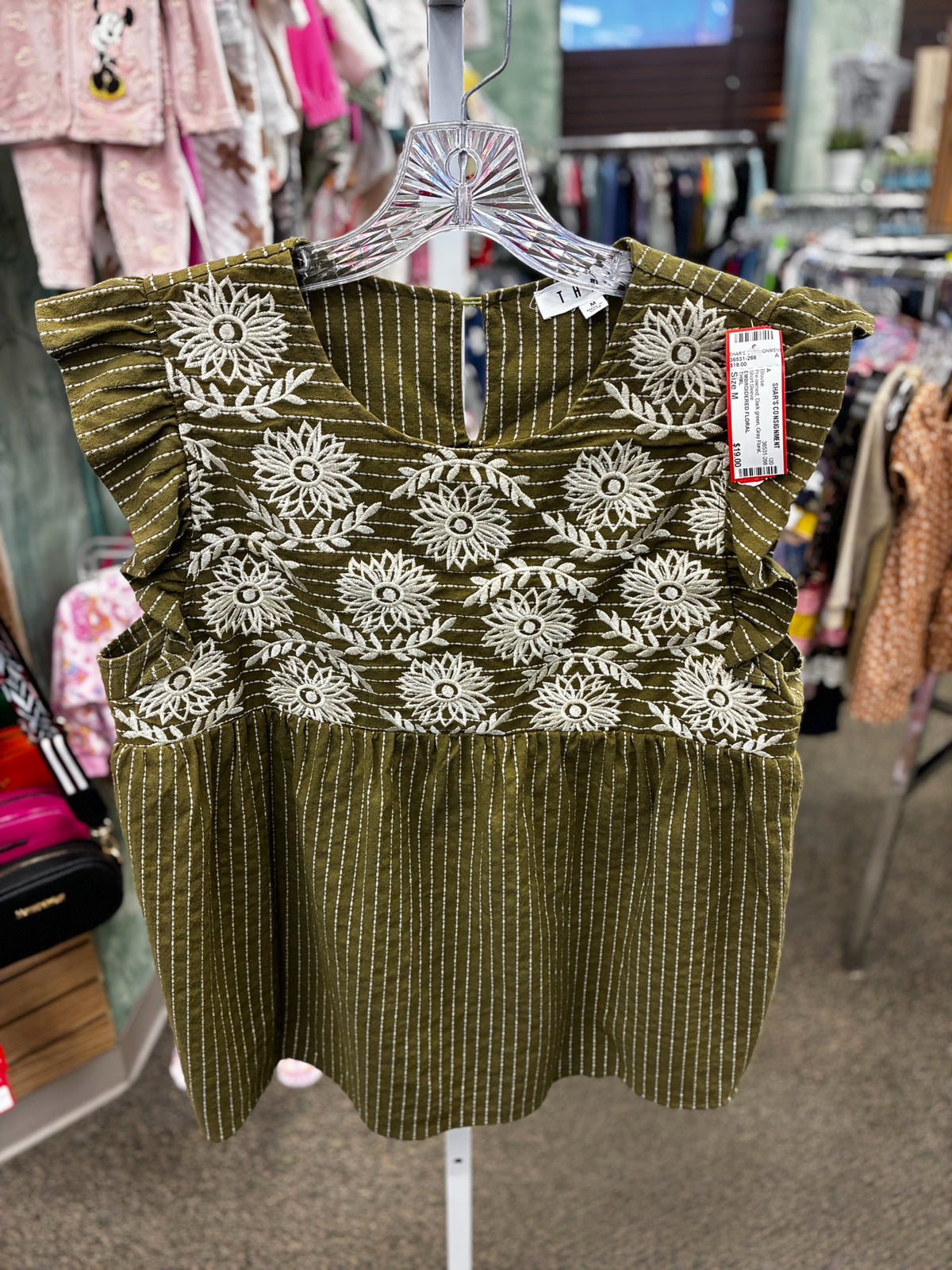 Pre-owned THML Dark green Gray Floral Size: M Short Sleeve Blouse