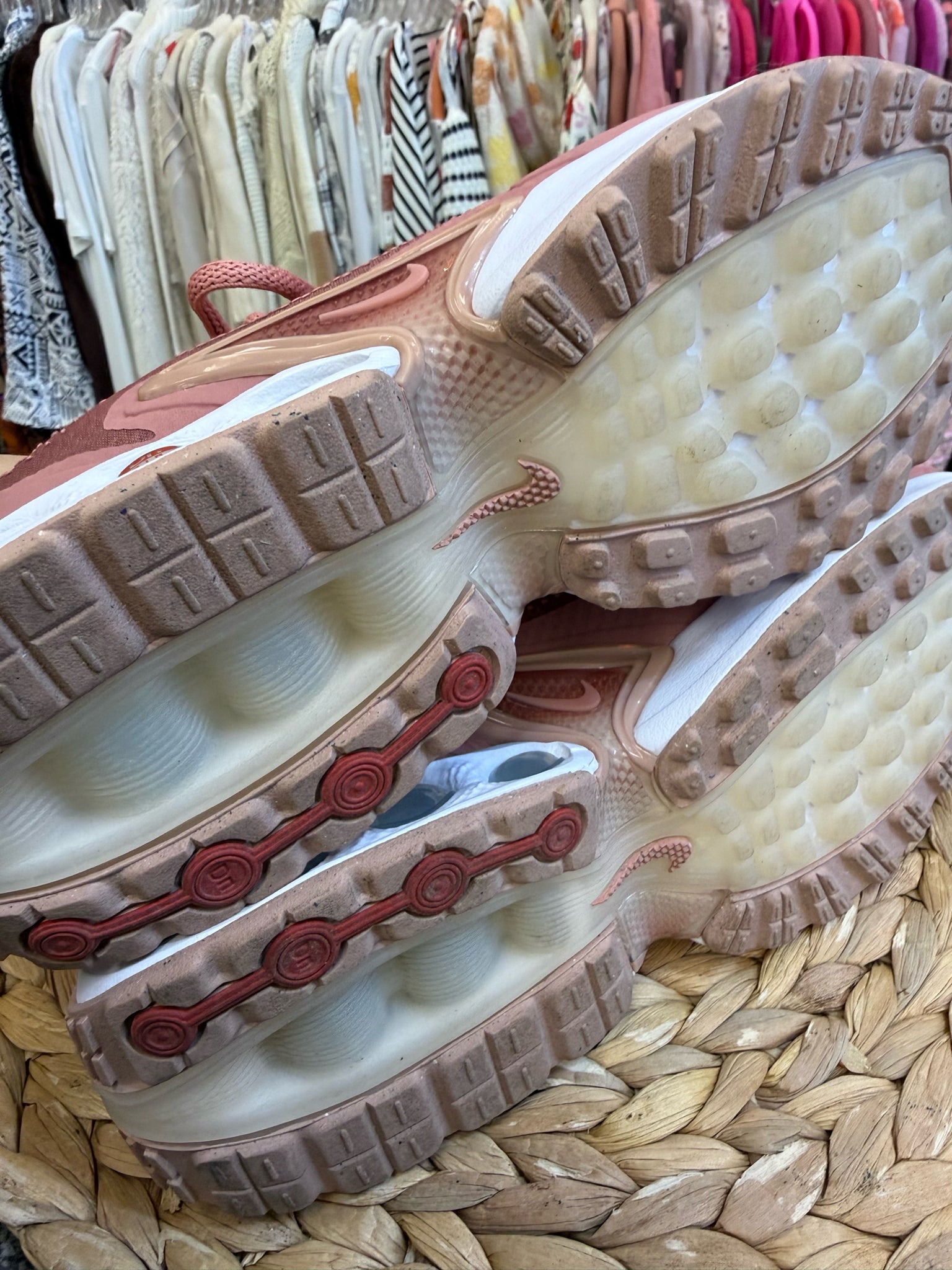 Pre-owned NIKE Dusty pink Size 6.5 Designer Sneaker