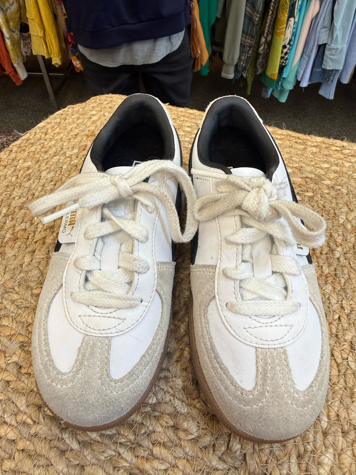 Pre-owned PUMA White Black Trim Shoe Size 13.5 Girls Sneaker