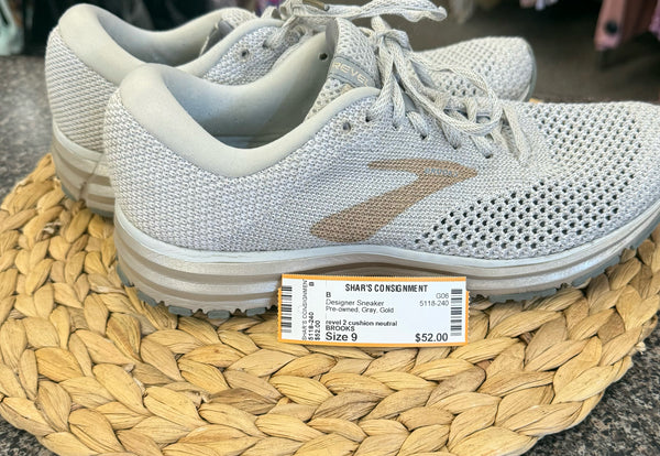Pre-owned BROOKS Gray Gold Size 9 Designer Sneaker