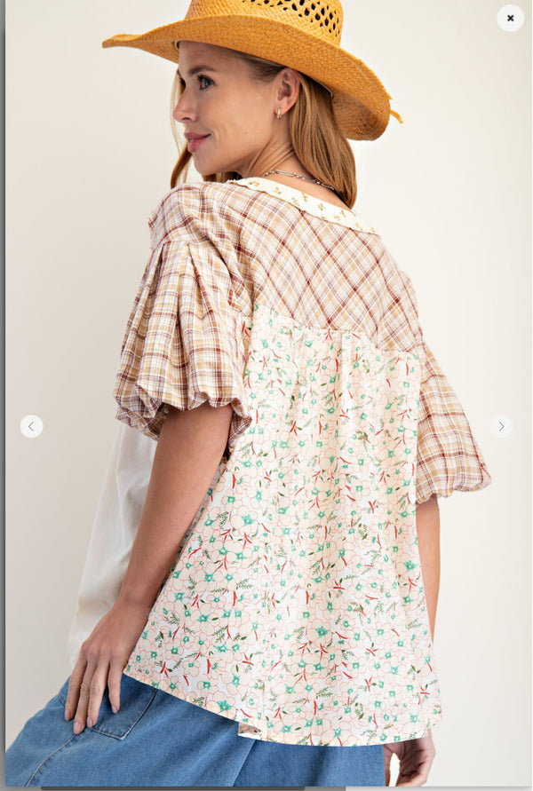 New EASEL Tan Floral Size S Short Sleeve Blouse