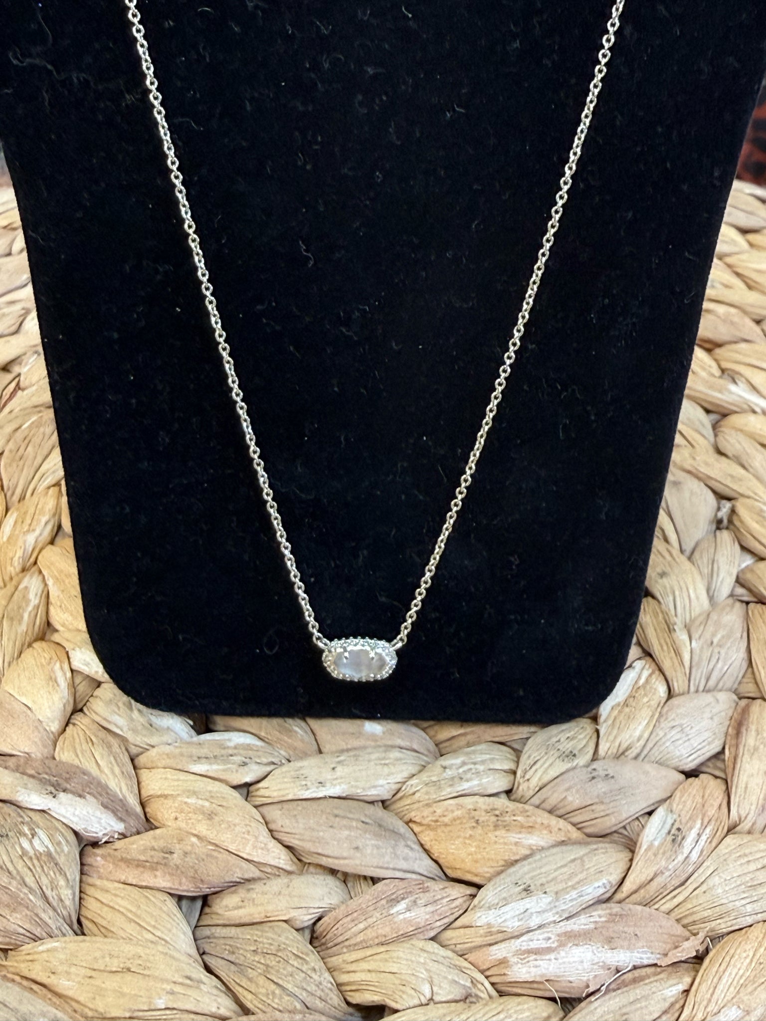 Pre-owned KENDRA SCOTT Gold Light Pink Designer Necklace