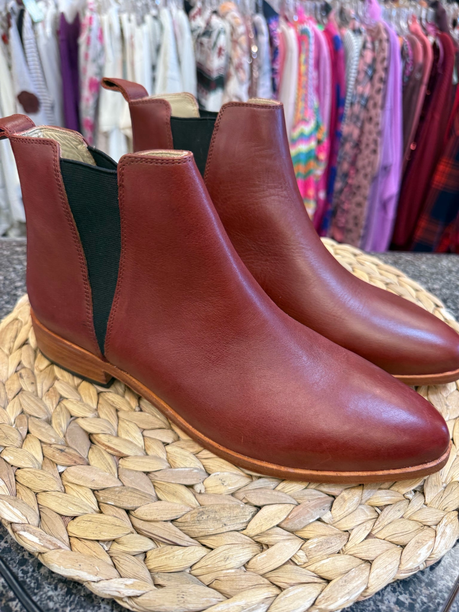 New NISOLO DEEP RED Size 9.5 Designer Bootie