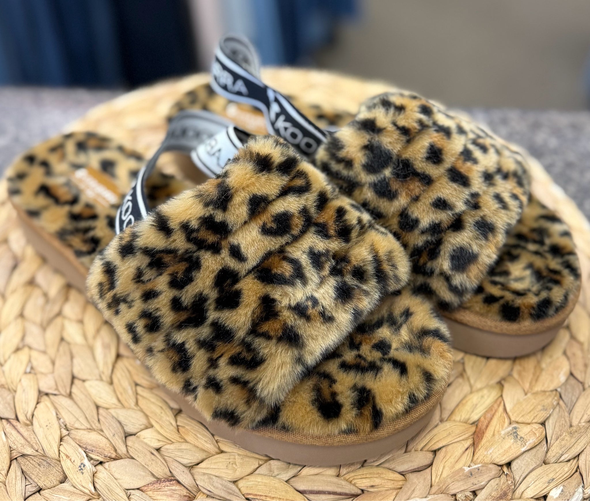 Pre-owned UGG Leopard Size 8 Slipper