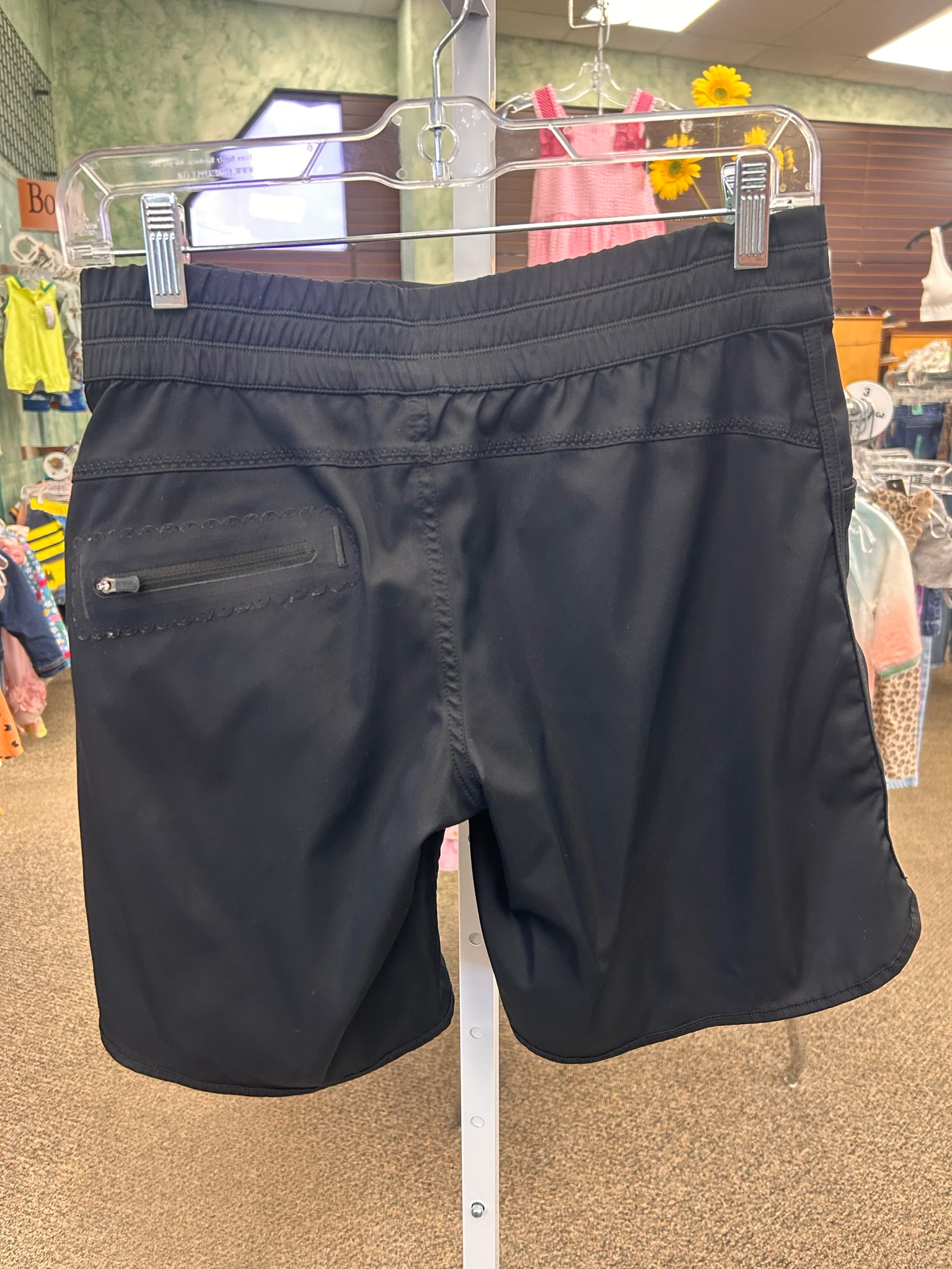 Pre-owned Lululemon Black Size 6 Designer Shorts