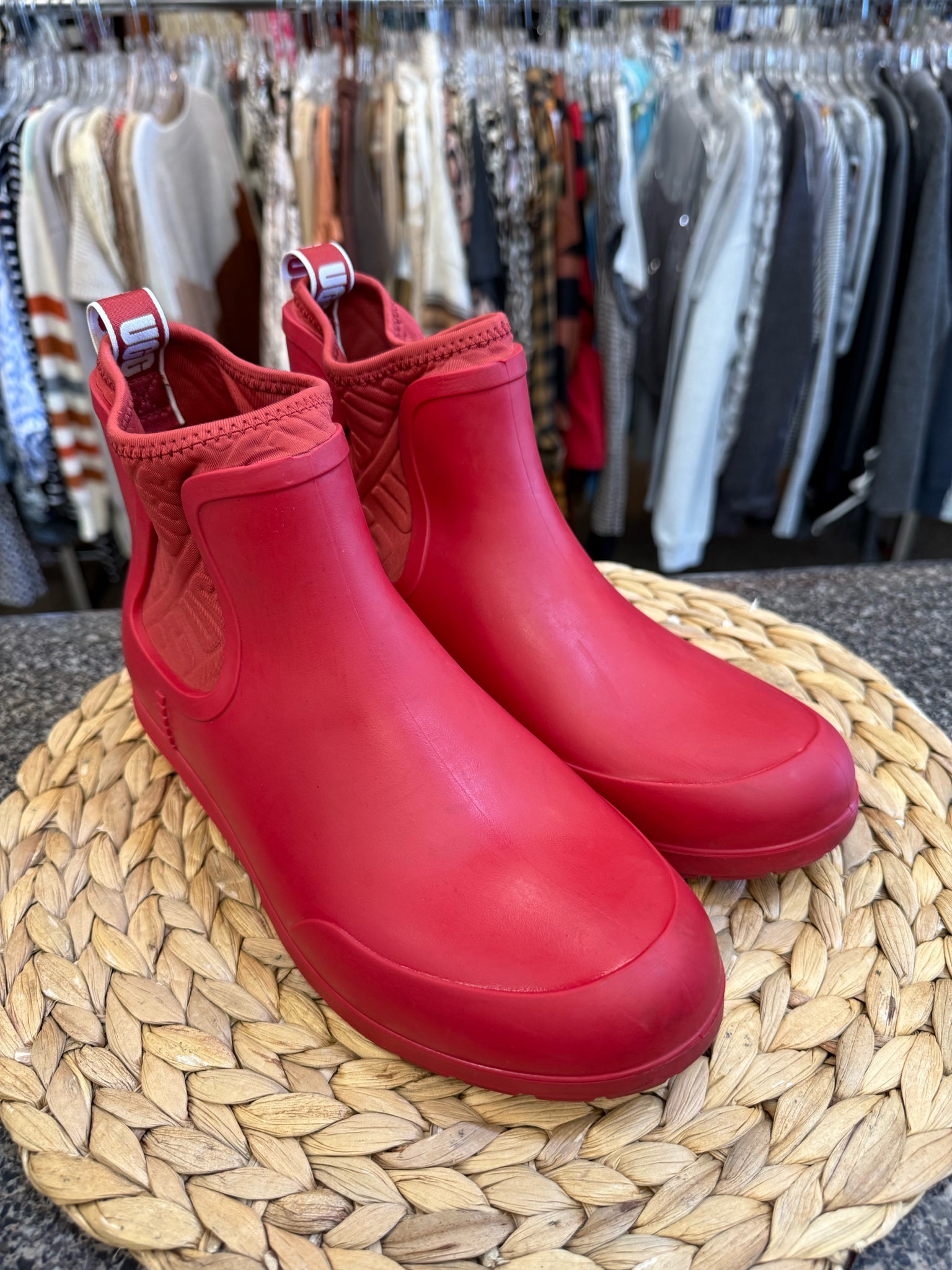 Pre-owned UGG Red Size 7 Designer Bootie