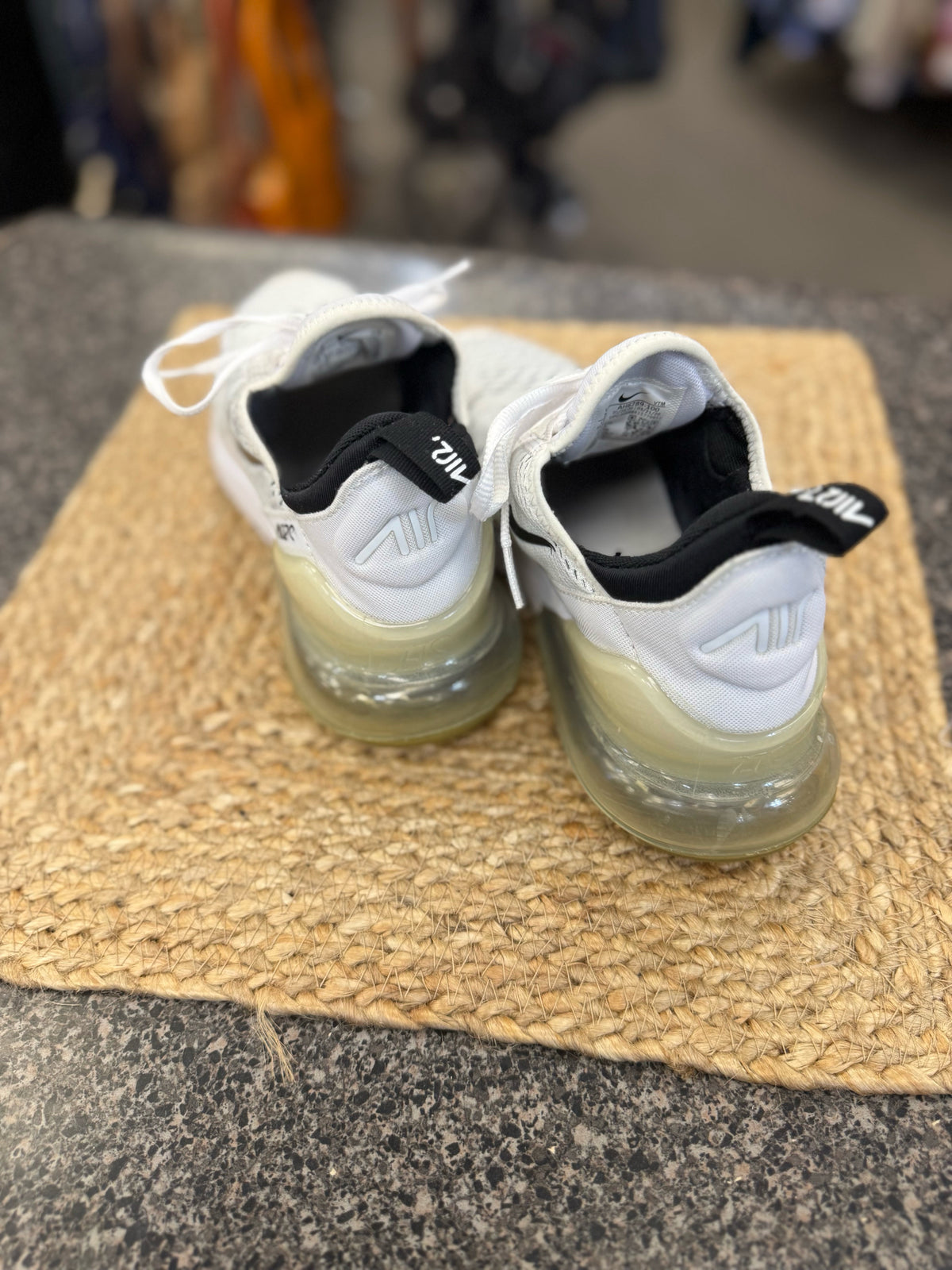 Pre-owned NIKE White Black Trim Size 7.5 Sneaker