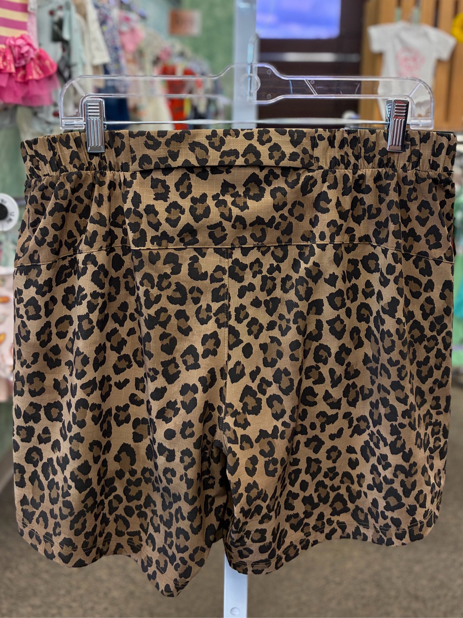 Pre-owned Lululemon Brown Leopard Size 12 Designer Shorts