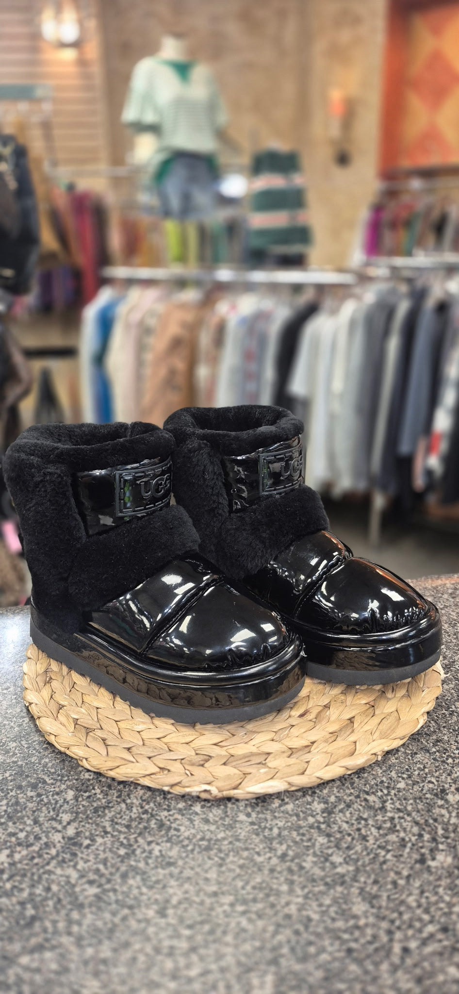 Pre-owned UGG Black Size 7 Designer Bootie