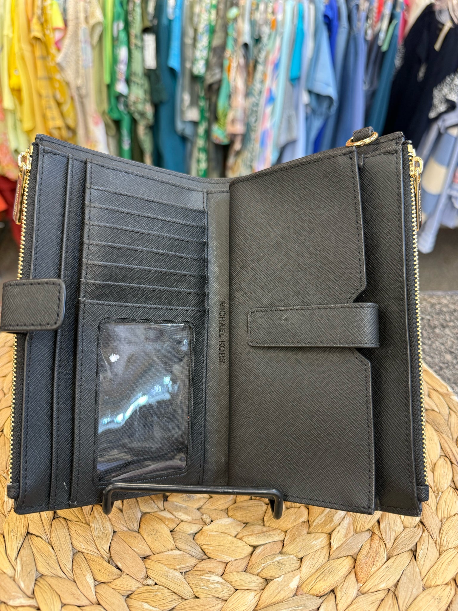 Pre-owned MICHAEL KORS Black Gold Trim WALLET SIZE Regular Wallet