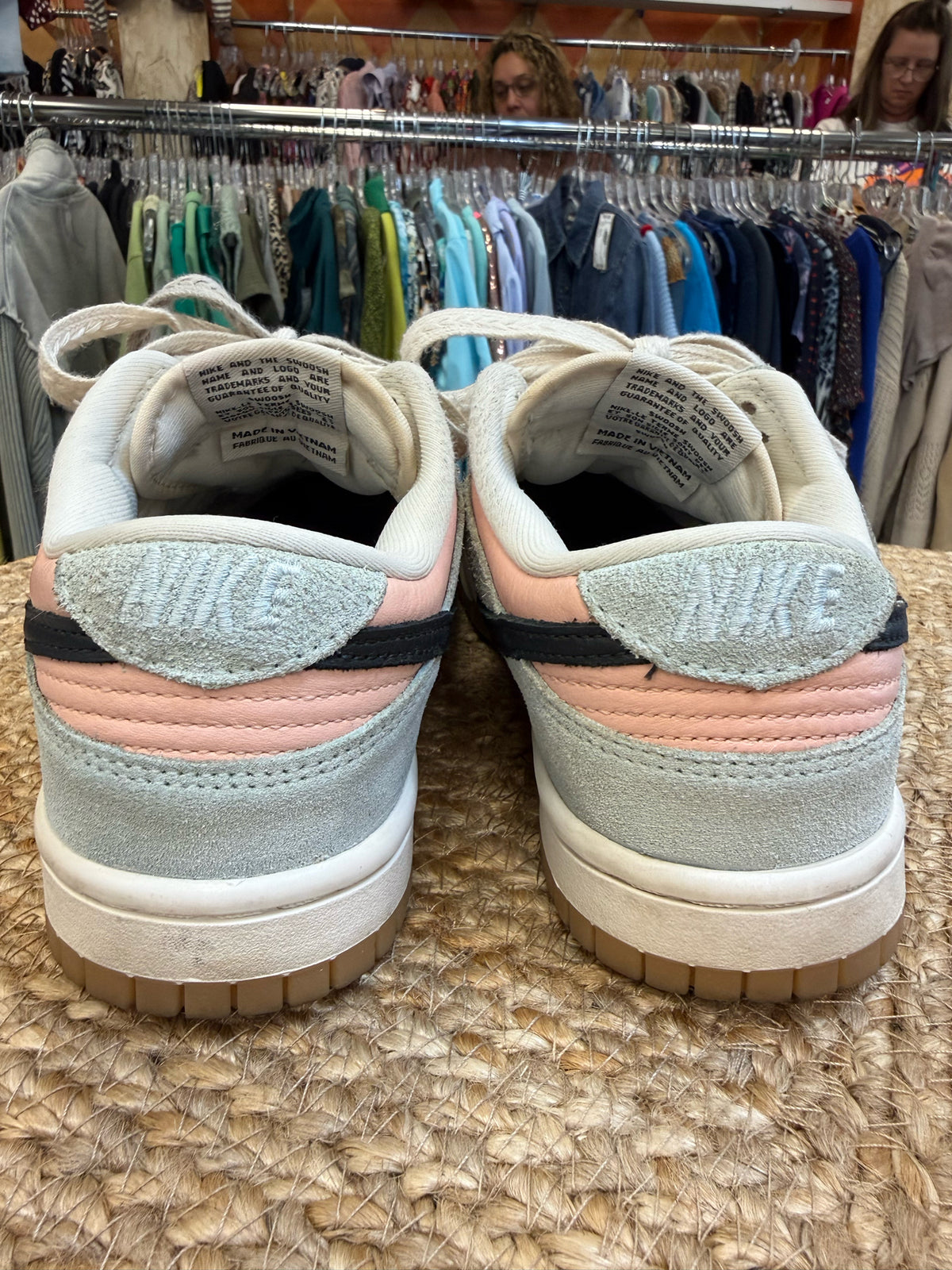 Pre-owned NIKE Light pink Light Blue Trim Size 6 Sneaker
