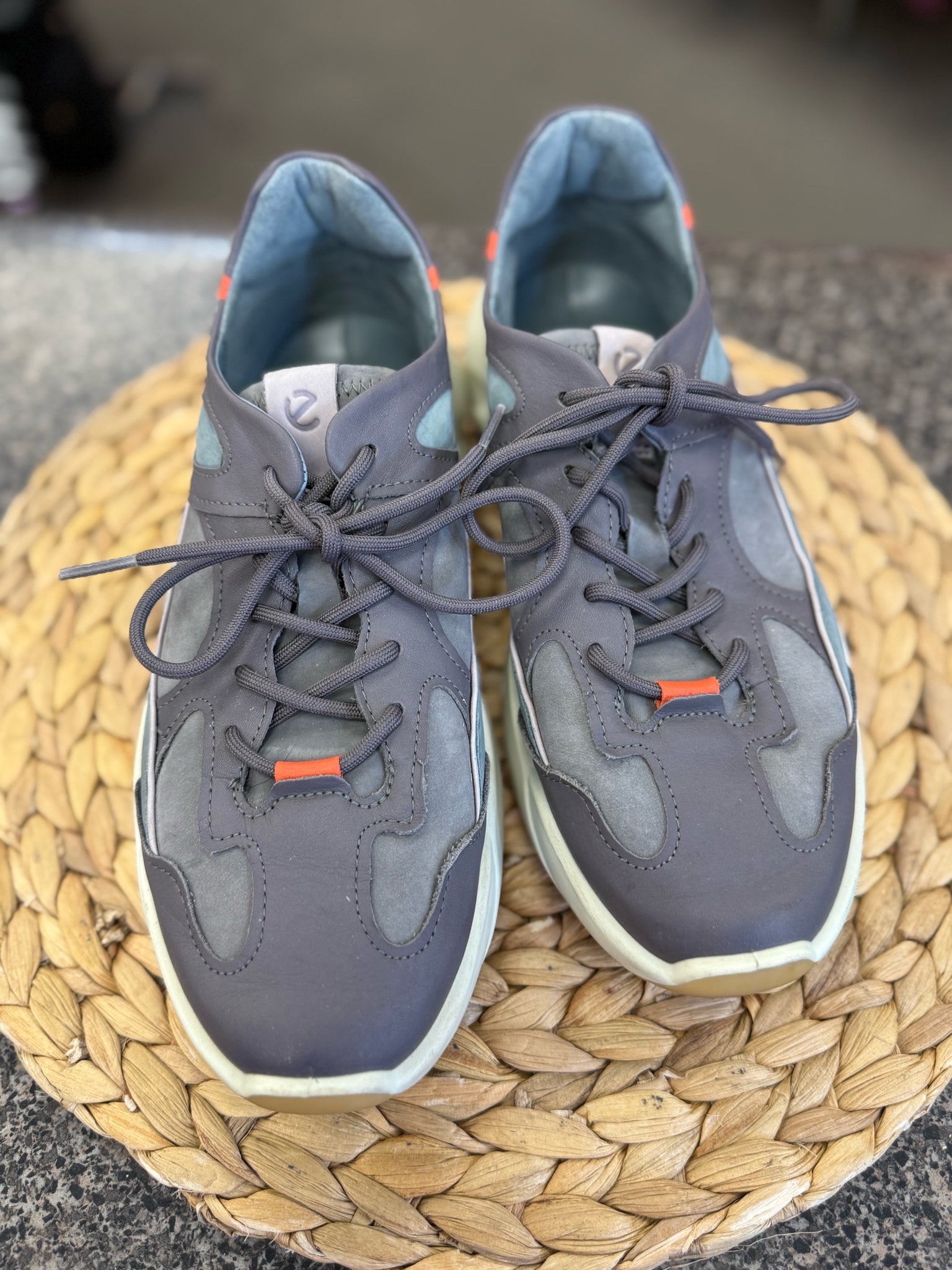 New  Without Tag ECCO Gray Blue Size 8.5 Sneaker