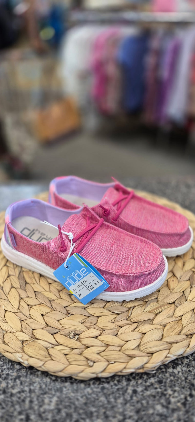 New with Tag HEY DUDE Hot pink White Trim Shoe Size 2 Girls Shoe