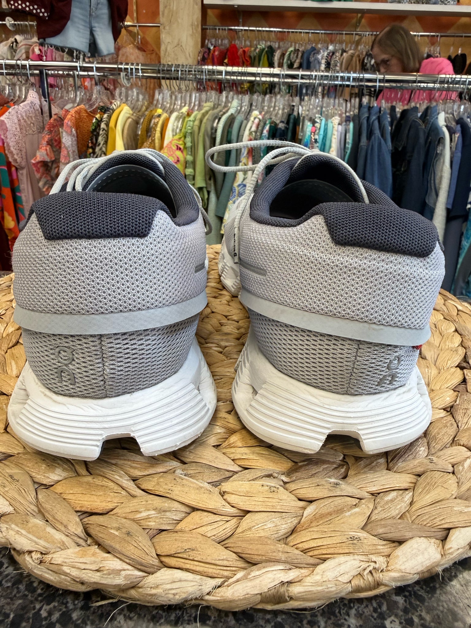 Pre-owned On Cloud Light gray SHOE SIZE 10 MENS Designer Sneaker