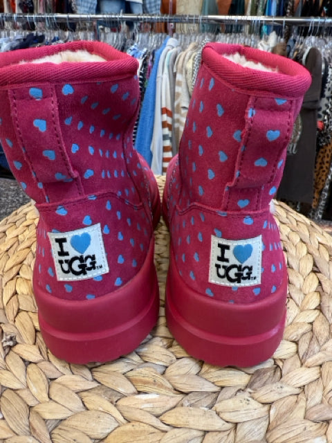 Pre-owned UGG Pink Blue Print Size 9 Bootie