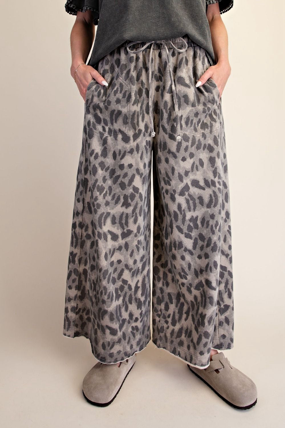 New EASEL Dark gray animal Size Small Pants