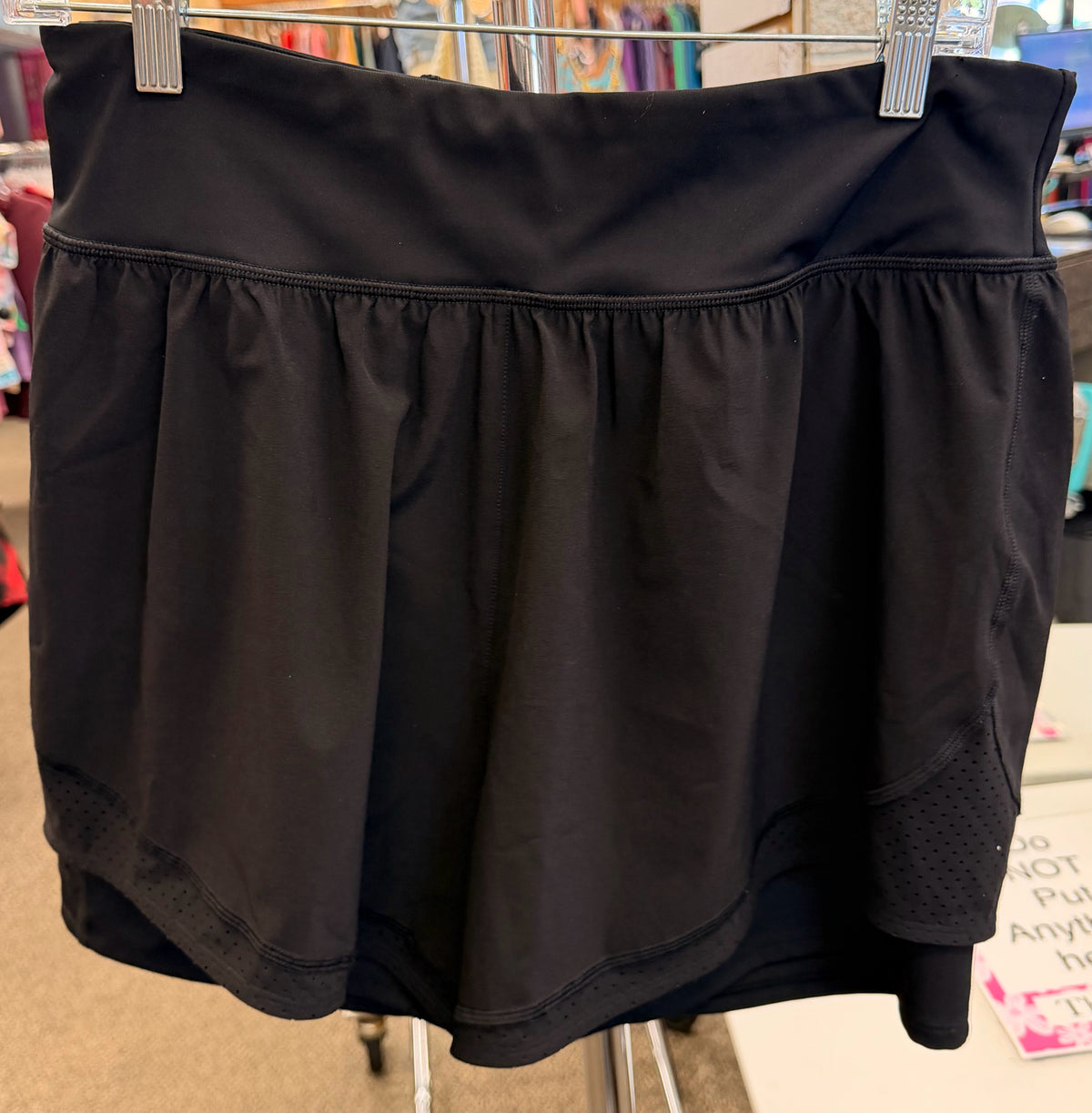 Pre-owned Spanx Black Size 12/14 Shorts