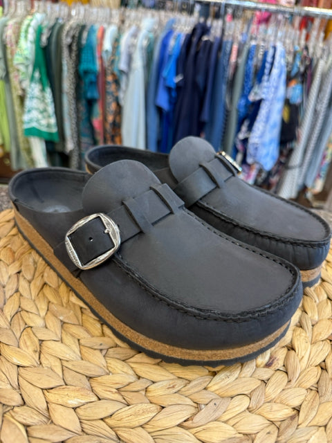 Pre-owned BIRKENSTOCK Black Size 10 Designer Shoe