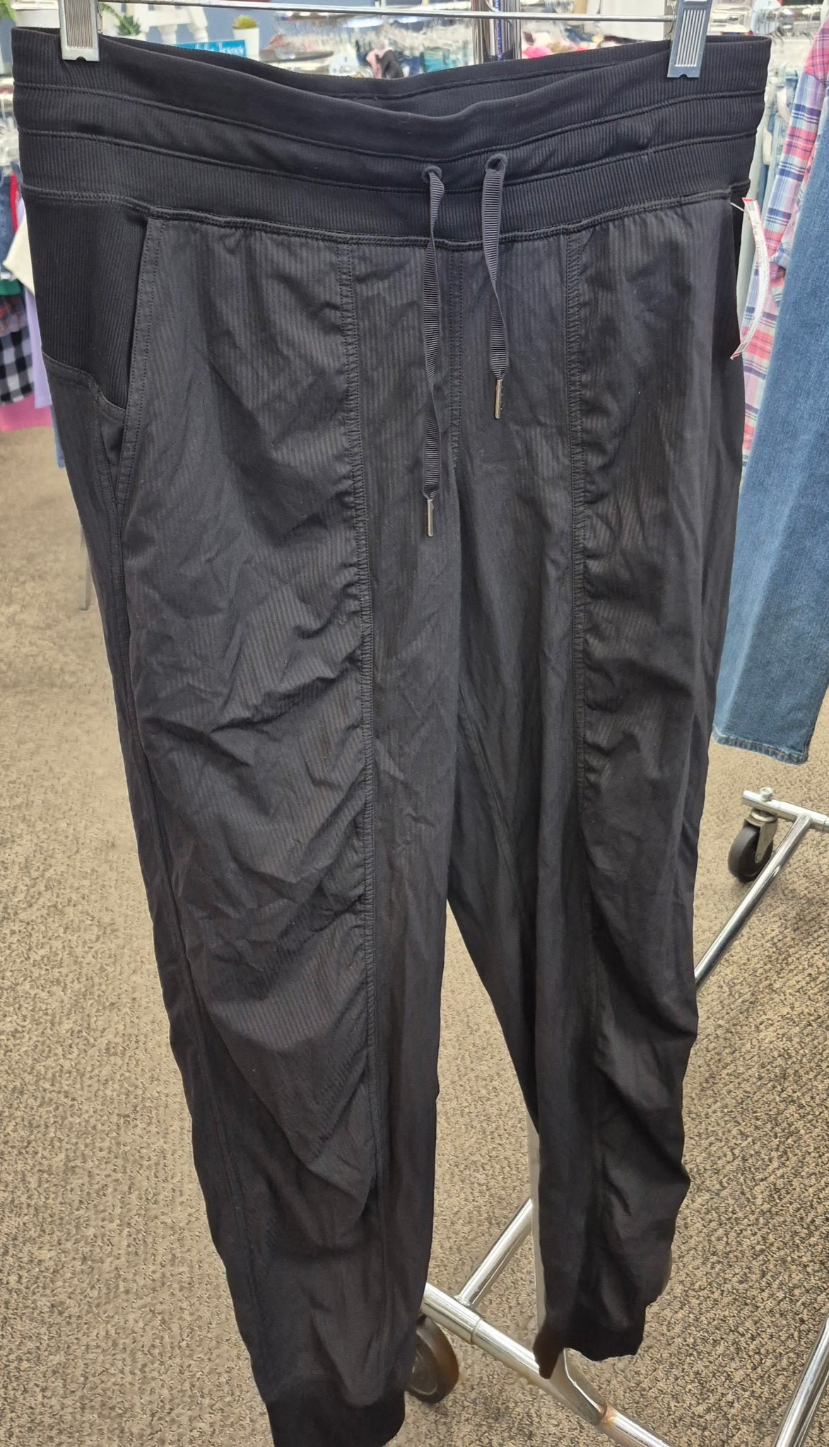 Pre-owned Lululemon Black Size: 6 Designer Pant