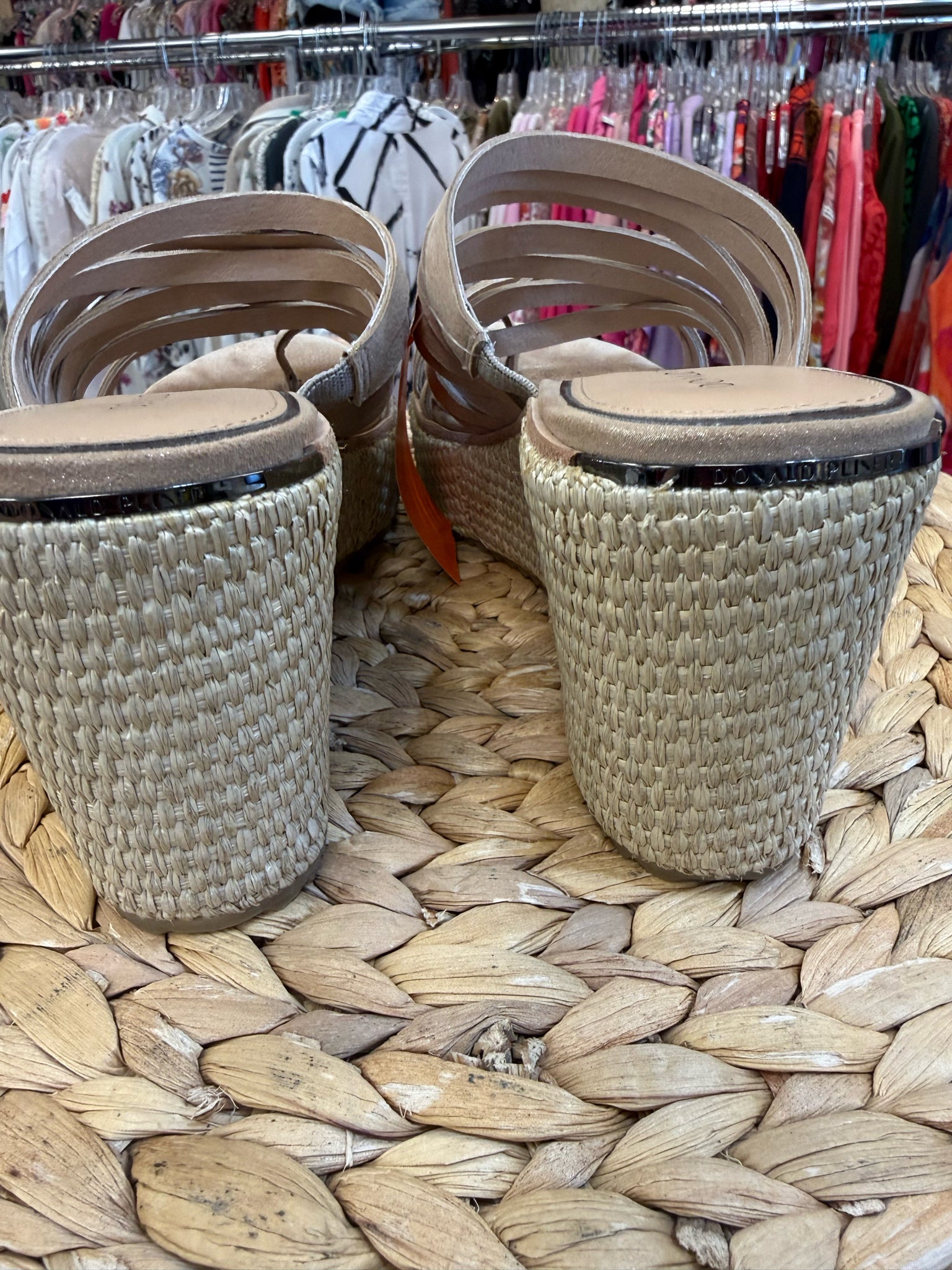 New  Without Tag DONALD PLINER Tan Size 8 Sandal
