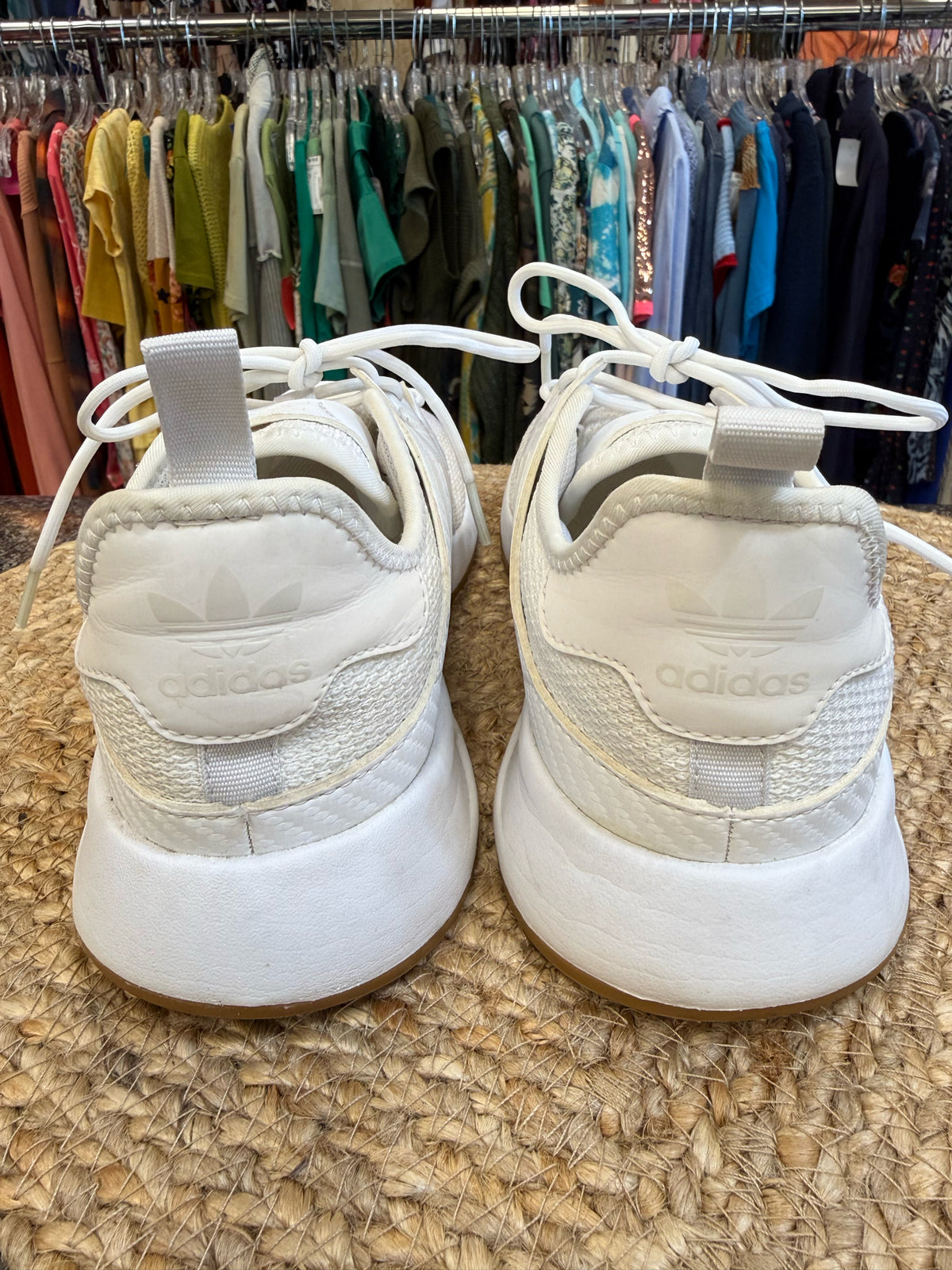 New with Tag ADIDAS Off white Size 7 Sneaker