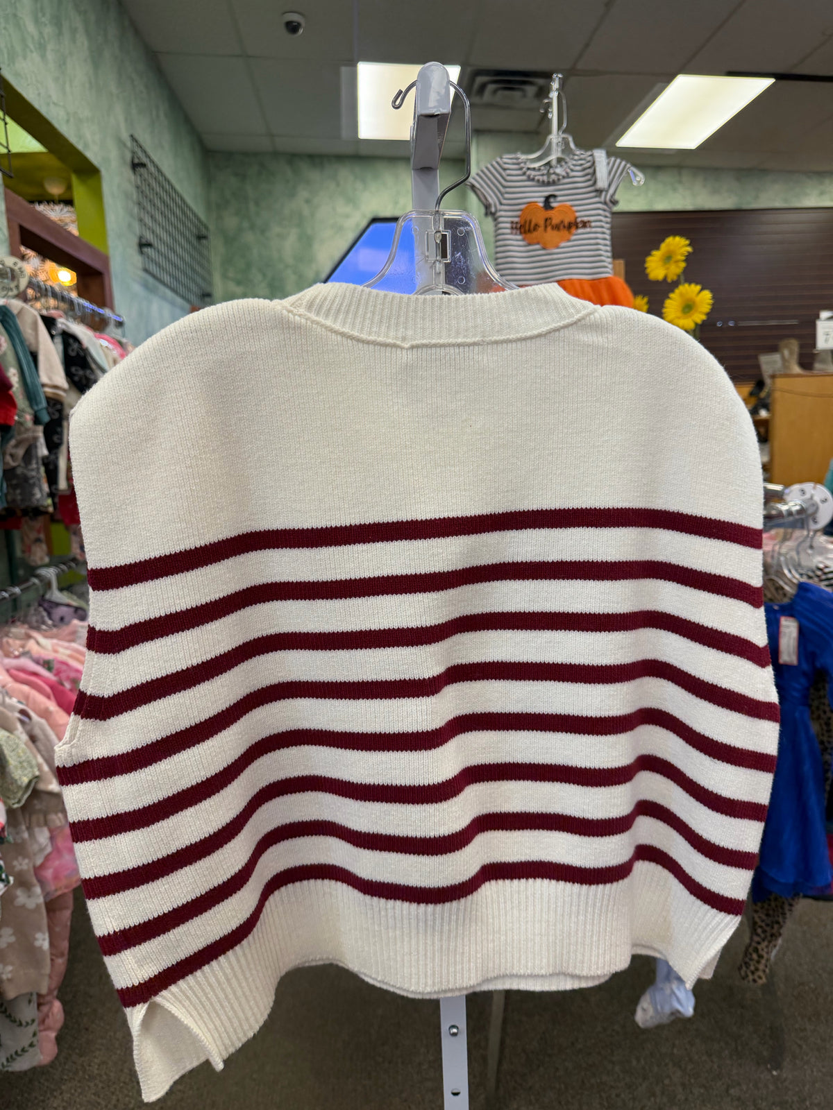 Pre-owned Zenana White Wine Stripe Size L Sleeveless Sweater
