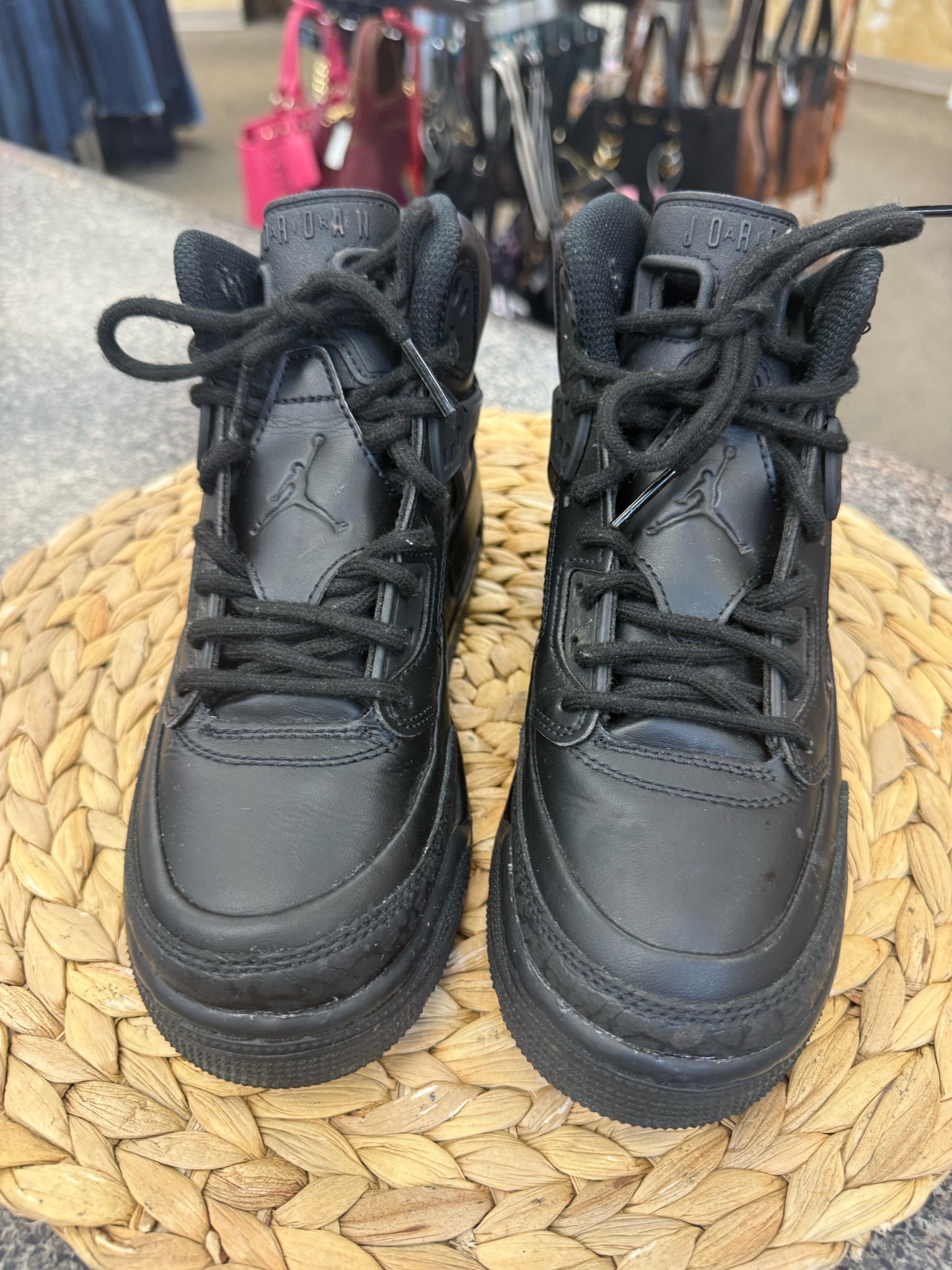 Pre-owned AIR JORDAN Black C-SIZE 5.5 Boys Designer Sneaker