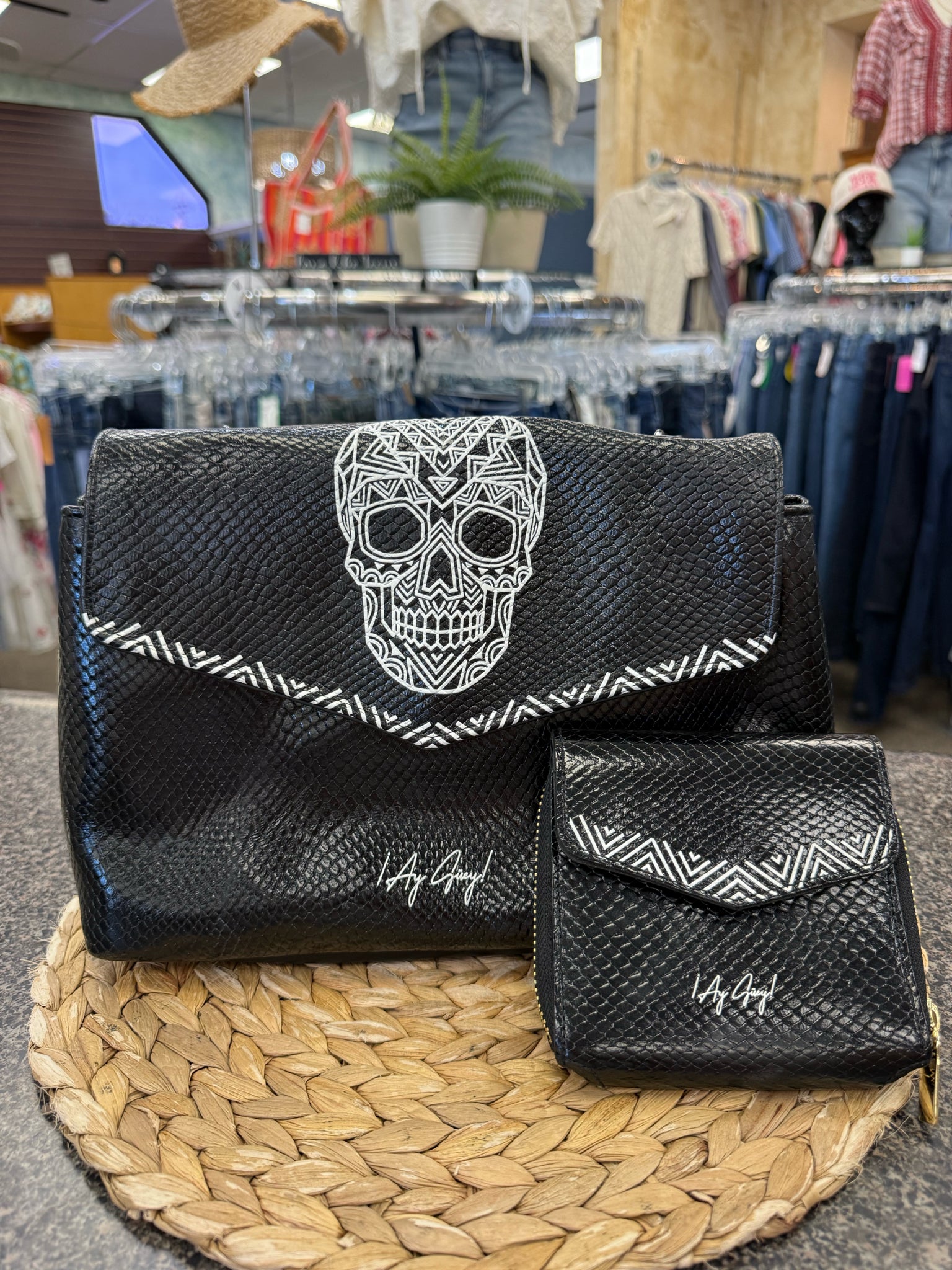 Pre-owned AY GUEY Black White Designer Purse Set