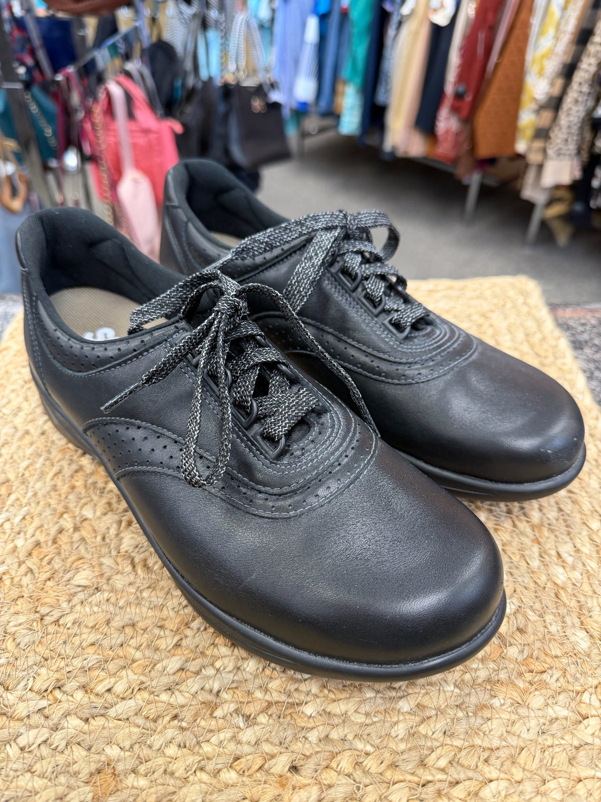 Pre-owned SAS Black Size 9 Designer Sneaker